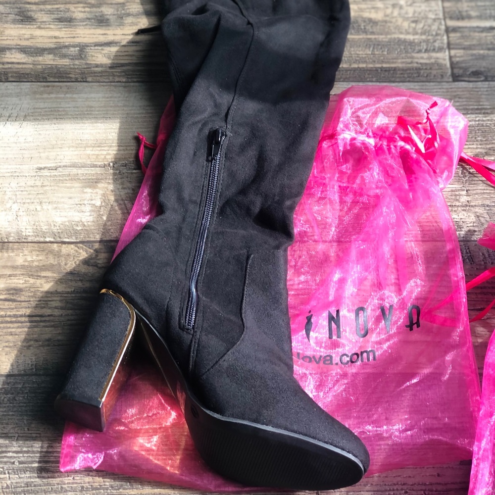 Black, gold velvet size 7 long heeled boots